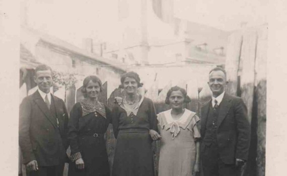 Rodzina Joksów: od lewej stoją Franciszek, Władysława, Franciszka, Maria, Kazimierz.