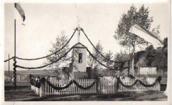 Kapliczka w Komorowie