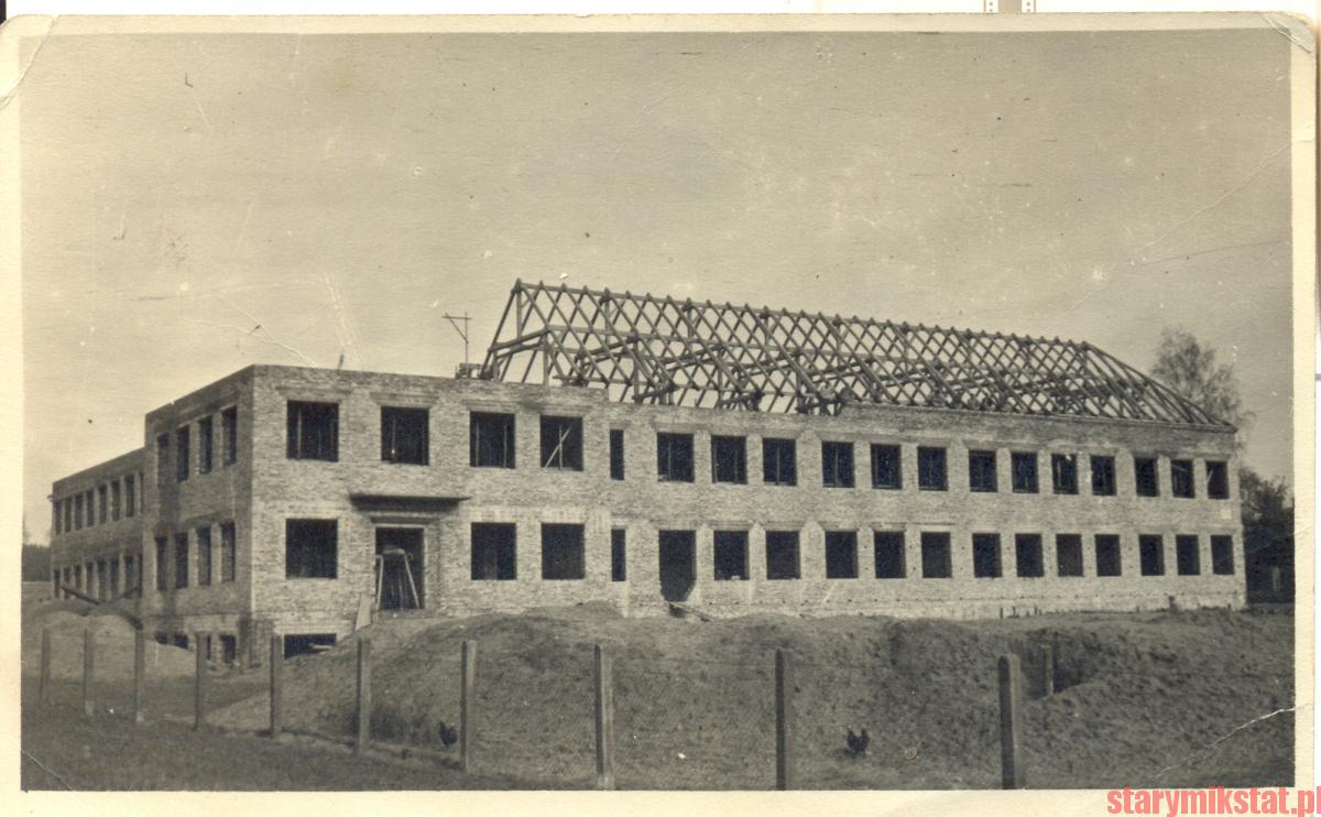 Szkoła w Mikstacie rok 1948