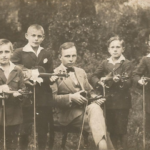 Uczniowie gry na skrzypcach: 1 z lewej Narloch 3-Głogowski